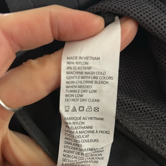 Prana Gray Capri zip off to shorts - Picture 8 of 8